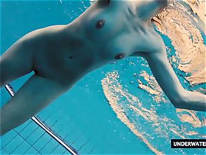 super-steamy enormous boobed teenager Lera swimming in the pool